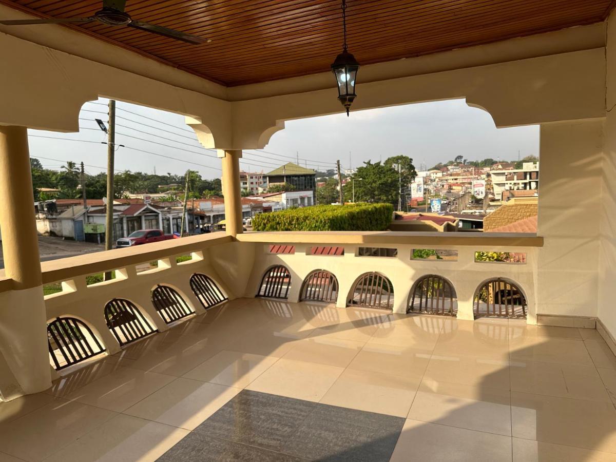 D Barfi Guesthouse, Excellent Location Kumasi Extérieur photo
