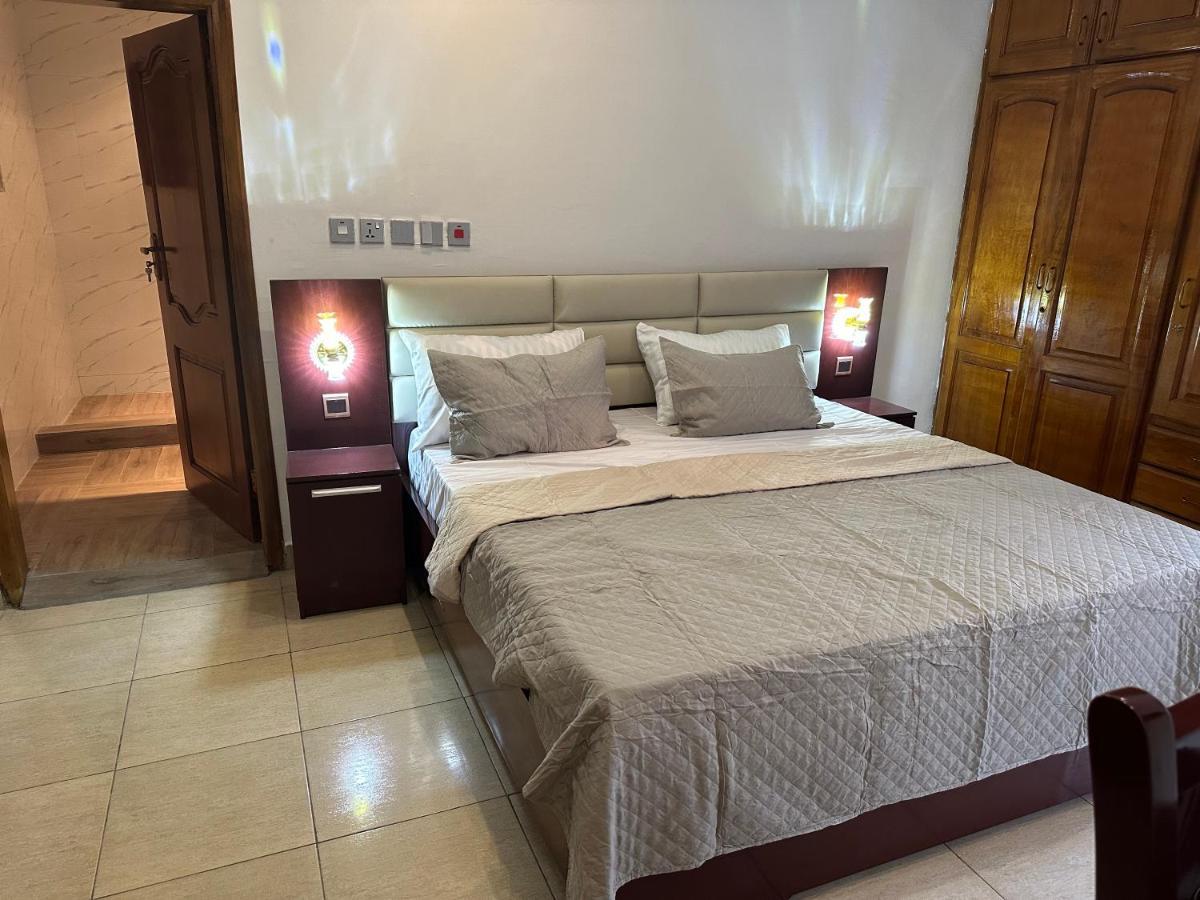 D Barfi Guesthouse, Excellent Location Kumasi Extérieur photo