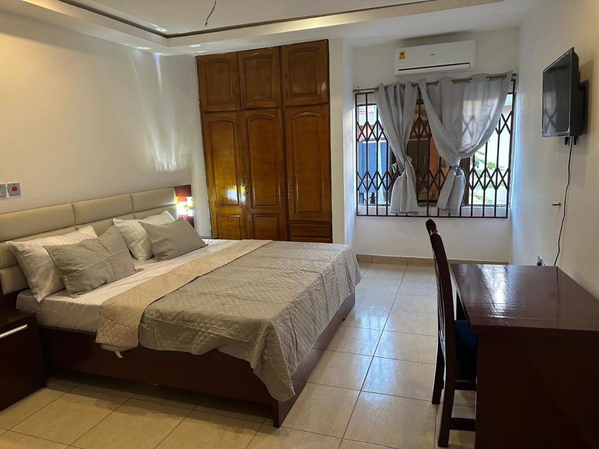 D Barfi Guesthouse, Excellent Location Kumasi Extérieur photo